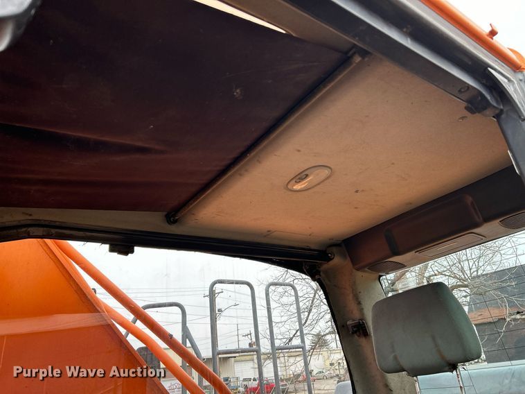 image for item NE9689 2011 Doosan DX255LC  excavator