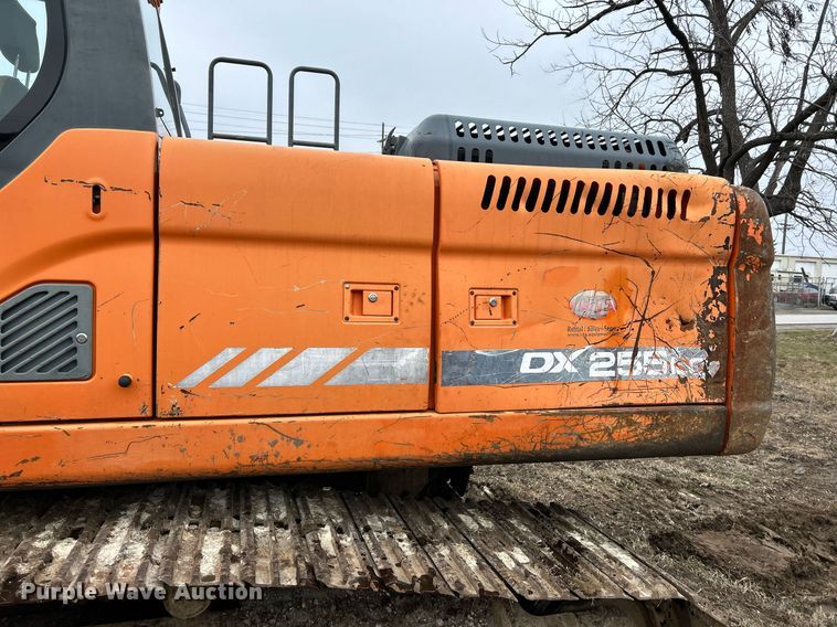 image for item NE9689 2011 Doosan DX255LC  excavator