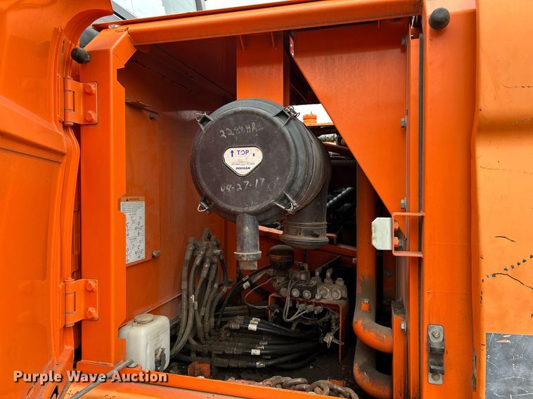 image for item NE9689 2011 Doosan DX255LC  excavator