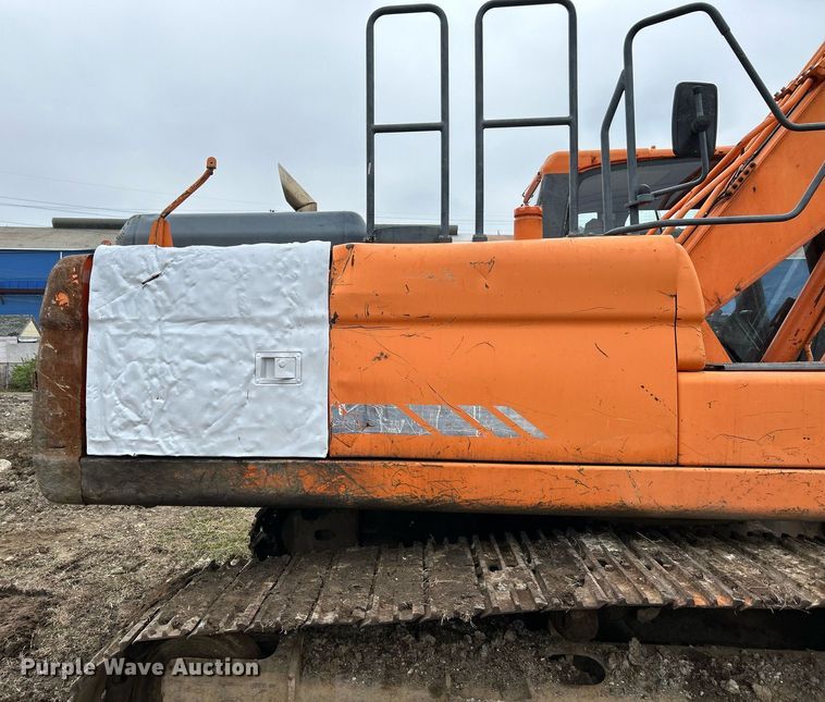 image for item NE9689 2011 Doosan DX255LC  excavator