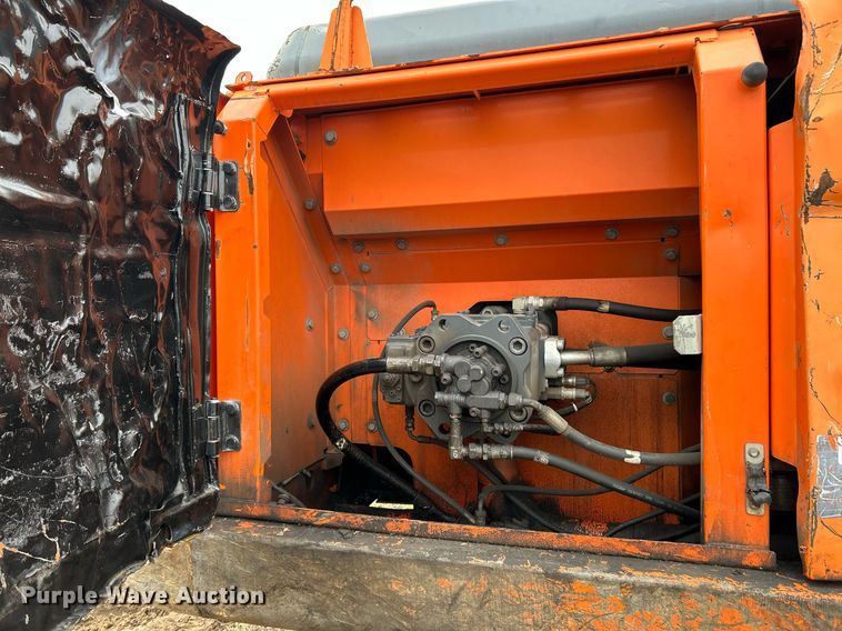 image for item NE9689 2011 Doosan DX255LC  excavator