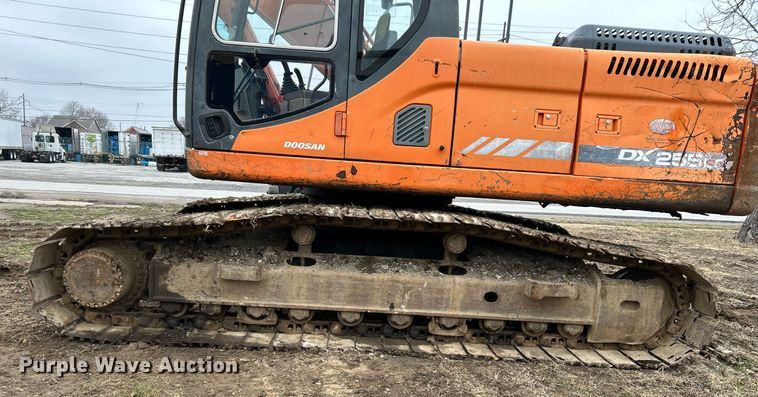image for item NE9689 2011 Doosan DX255LC  excavator