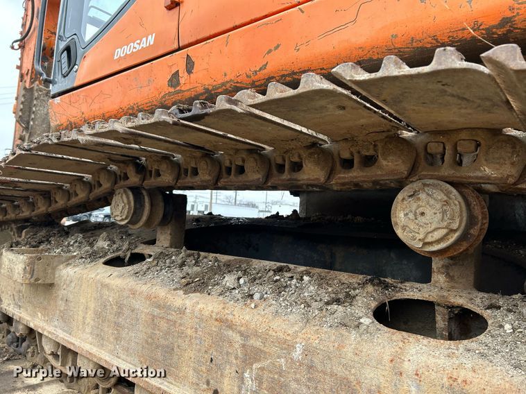 image for item NE9689 2011 Doosan DX255LC  excavator