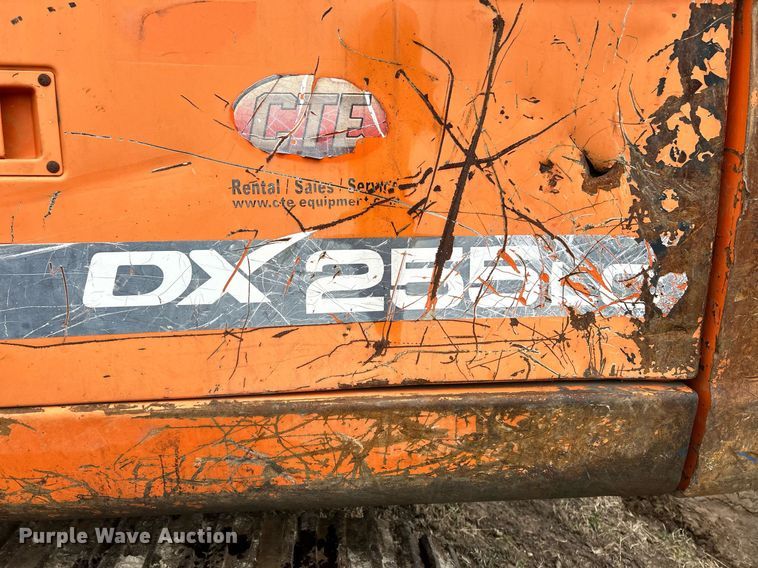 image for item NE9689 2011 Doosan DX255LC  excavator