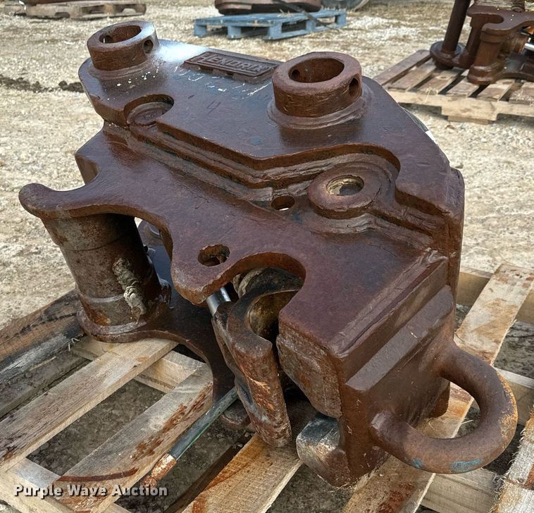 image for item NI9694 Hendrix  excavator quick coupler