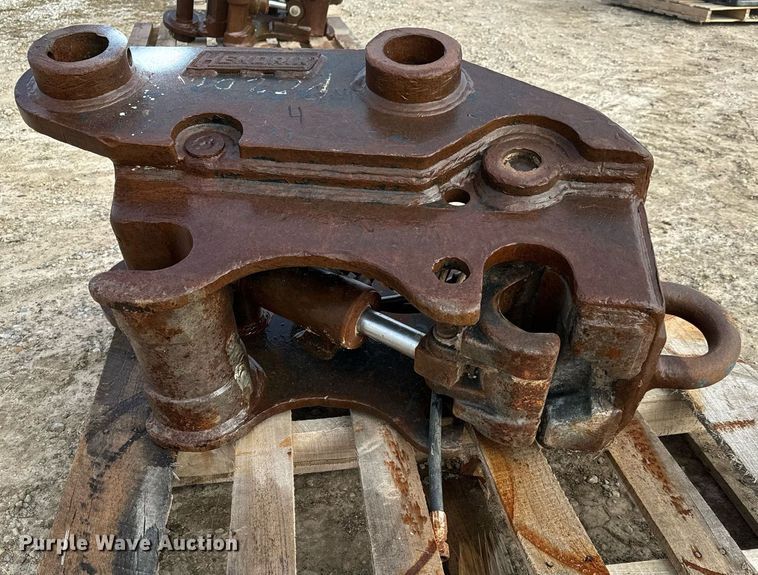 image for item NI9694 Hendrix  excavator quick coupler
