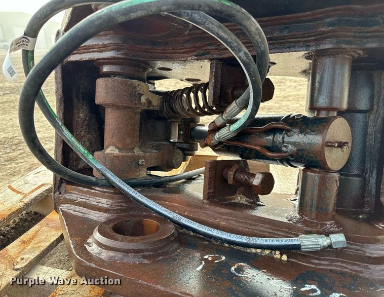 image for item NI9694 Hendrix  excavator quick coupler