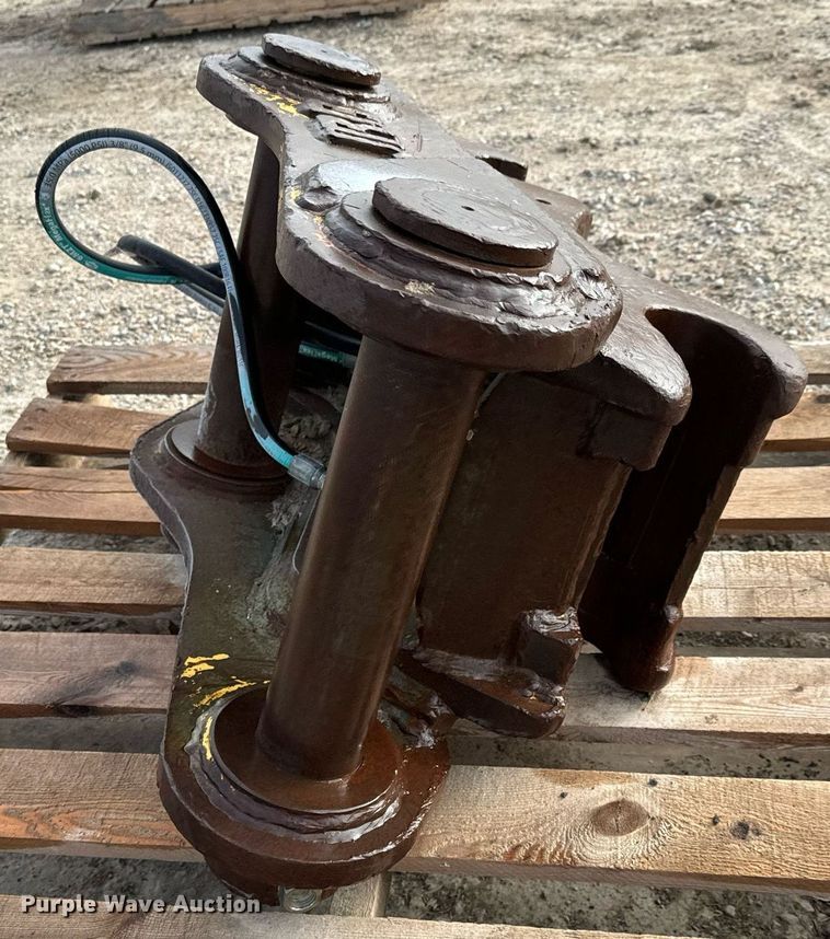 JRB excavator quick coupler in Goddard, KS Item NI9695 for sale