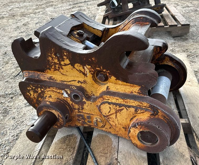 image for item NI9696 JRB  excavator quick coupler