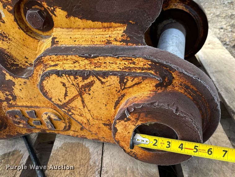 image for item NI9696 JRB  excavator quick coupler