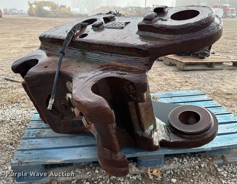 image for item NI9698 JRB PC600LC-7  excavator quick coupler