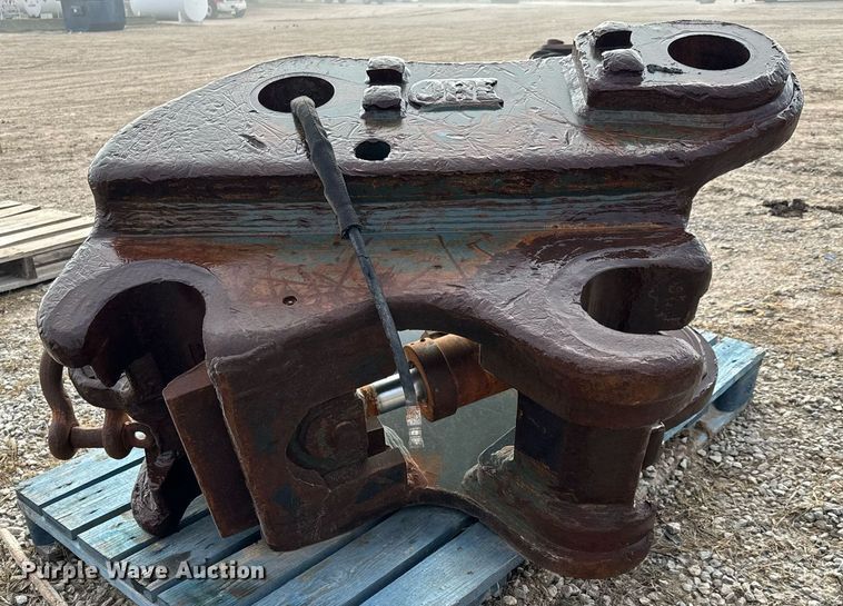 image for item NI9698 JRB PC600LC-7  excavator quick coupler