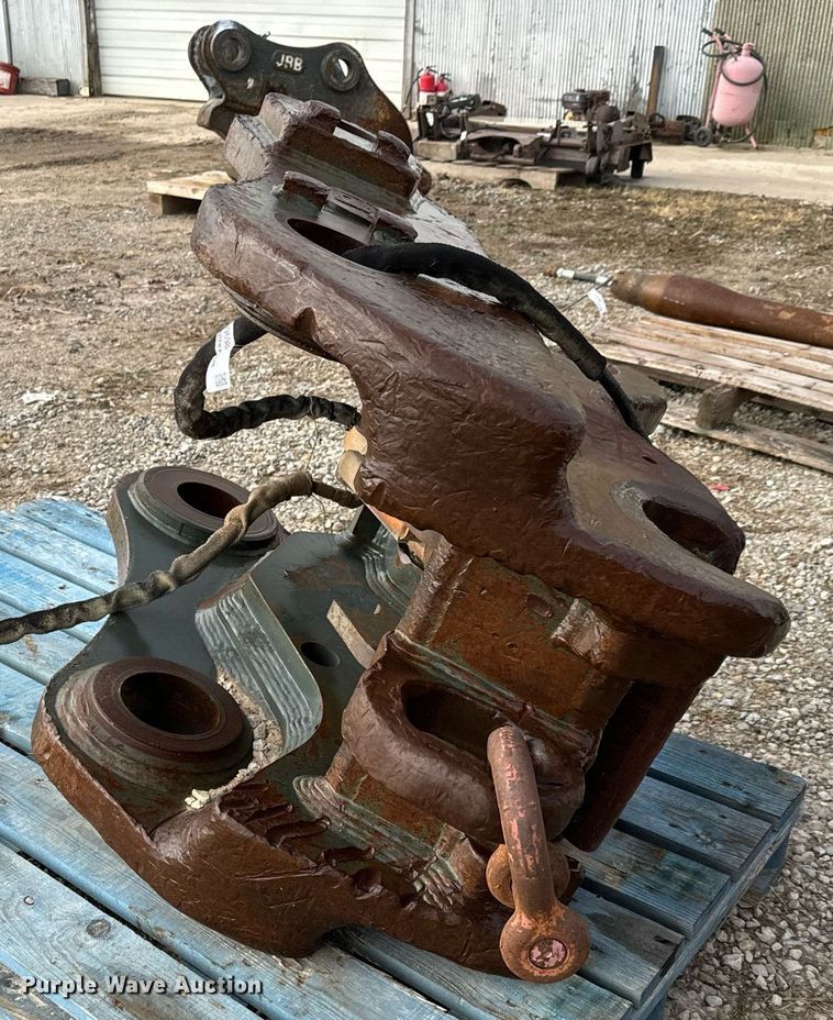 image for item NI9698 JRB PC600LC-7  excavator quick coupler