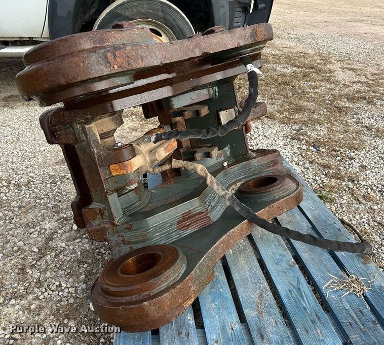 image for item NI9698 JRB PC600LC-7  excavator quick coupler