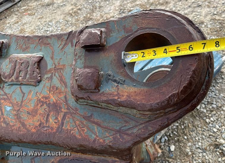 image for item NI9698 JRB PC600LC-7  excavator quick coupler