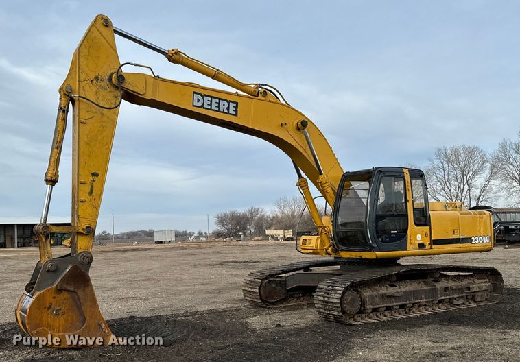 image for item NI9708 1998 John Deere 230LC  excavator