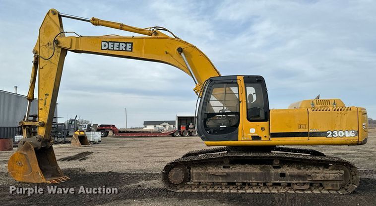 image for item NI9708 1998 John Deere 230LC  excavator
