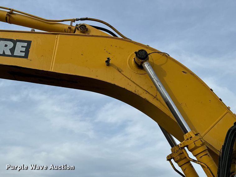 image for item NI9708 1998 John Deere 230LC  excavator