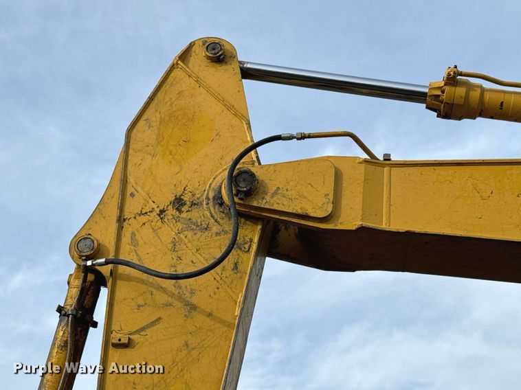 image for item NI9708 1998 John Deere 230LC  excavator