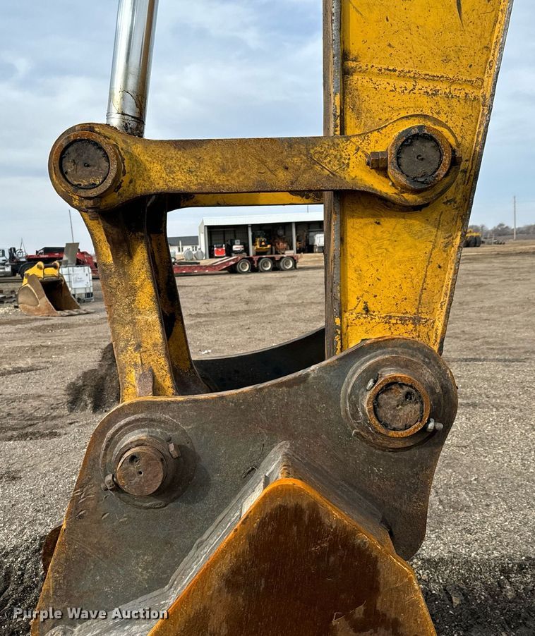 image for item NI9708 1998 John Deere 230LC  excavator