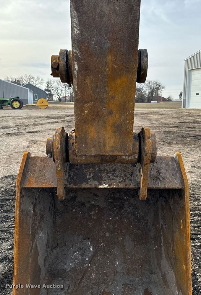 image for item NI9708 1998 John Deere 230LC  excavator