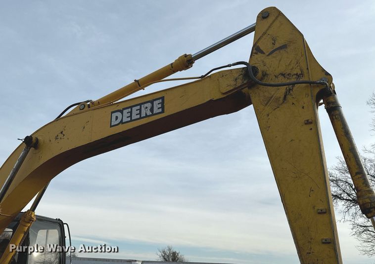 image for item NI9708 1998 John Deere 230LC  excavator