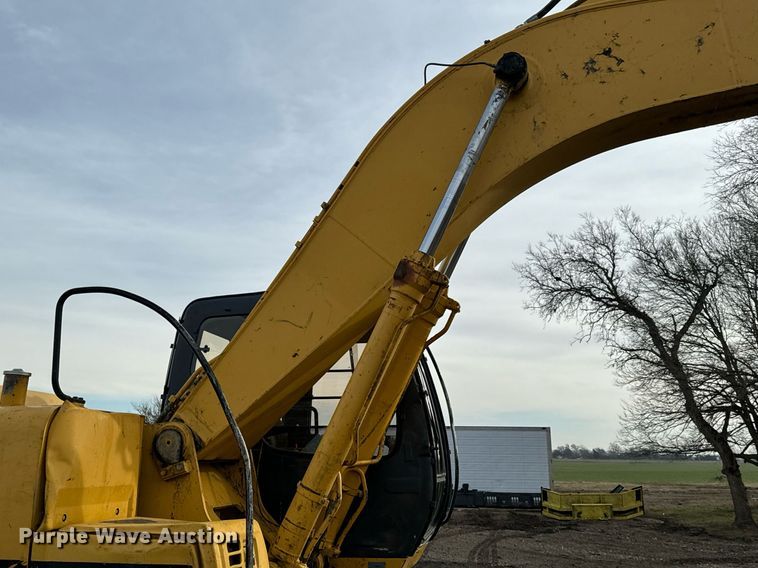 image for item NI9708 1998 John Deere 230LC  excavator