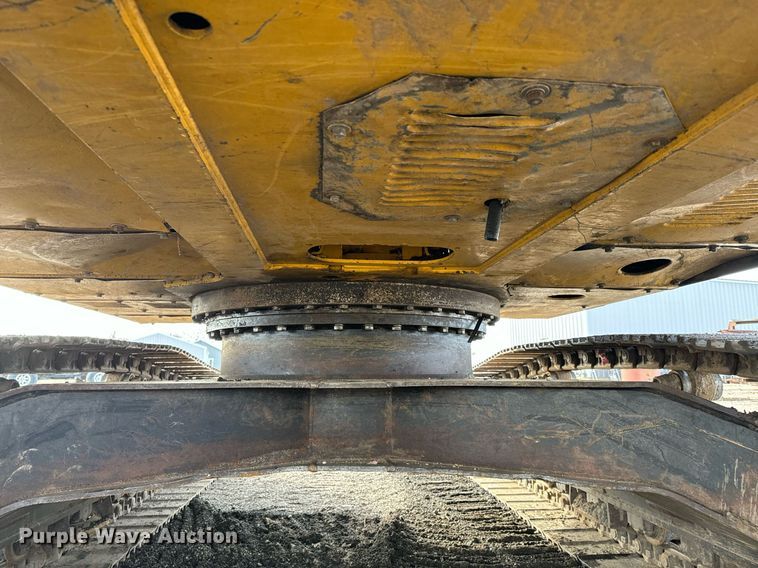 image for item NI9708 1998 John Deere 230LC  excavator