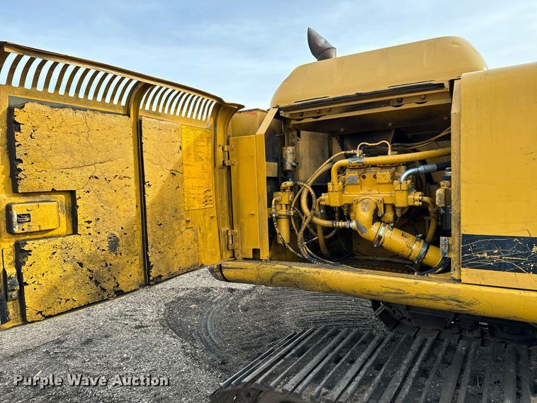 image for item NI9708 1998 John Deere 230LC  excavator