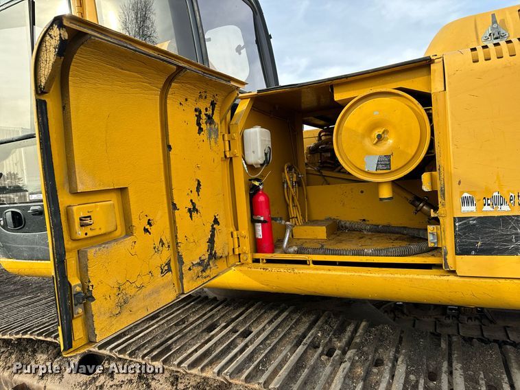 image for item NI9708 1998 John Deere 230LC  excavator