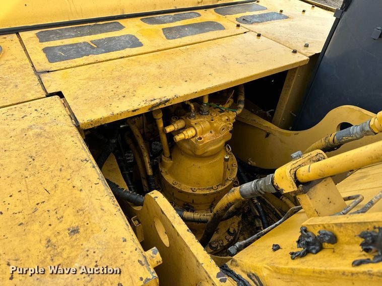 image for item NI9708 1998 John Deere 230LC  excavator