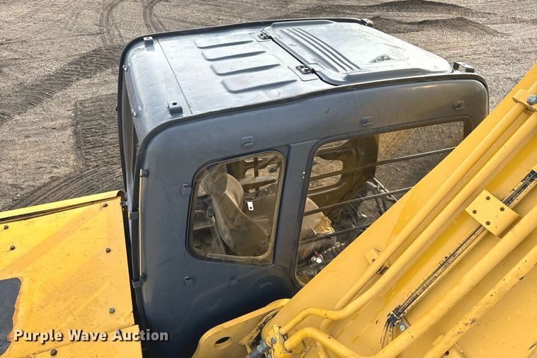 image for item NI9708 1998 John Deere 230LC  excavator