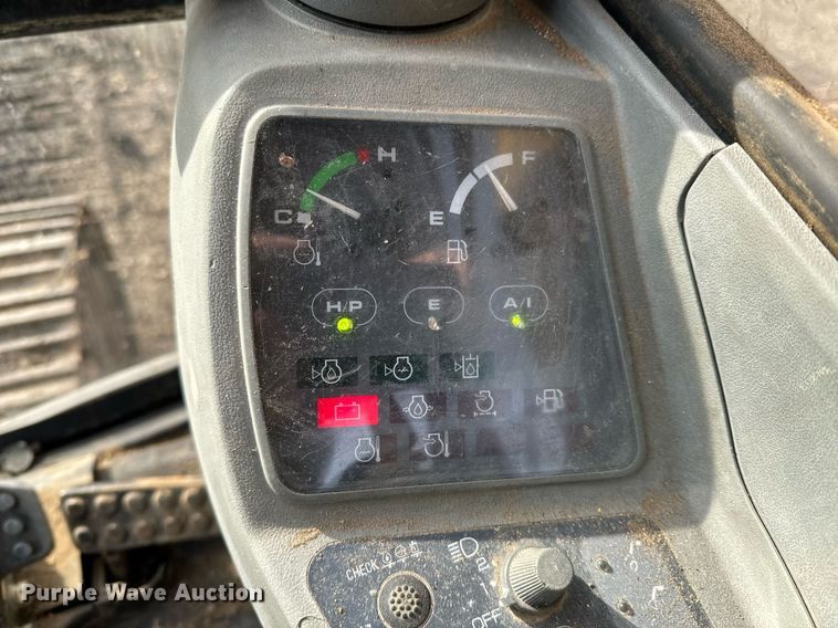 image for item NI9708 1998 John Deere 230LC  excavator