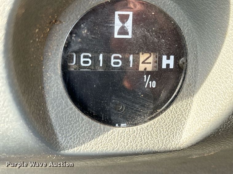 image for item NI9708 1998 John Deere 230LC  excavator