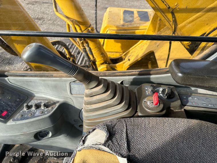 image for item NI9708 1998 John Deere 230LC  excavator