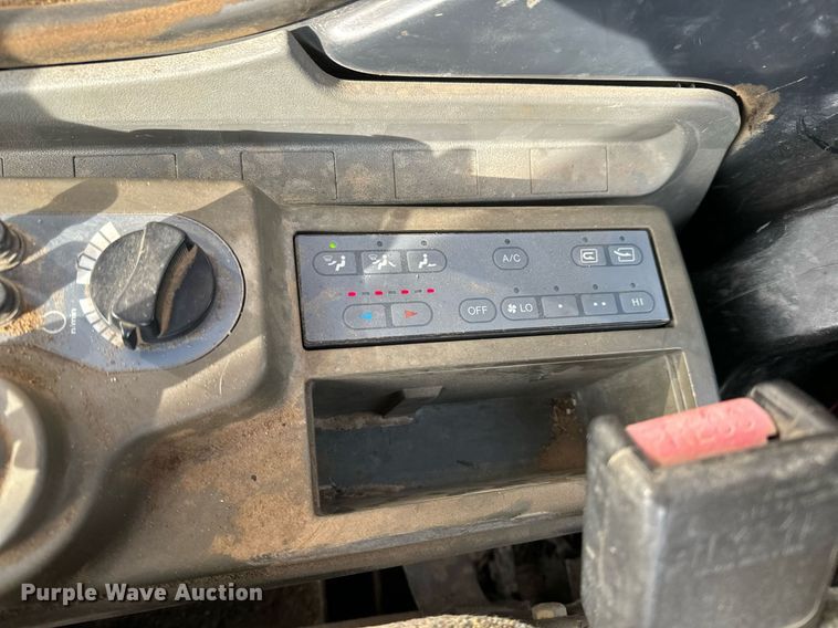 image for item NI9708 1998 John Deere 230LC  excavator