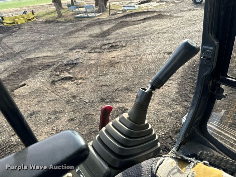 image for item NI9708 1998 John Deere 230LC  excavator