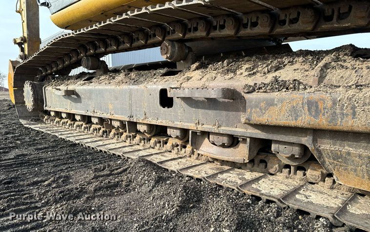 image for item NI9708 1998 John Deere 230LC  excavator