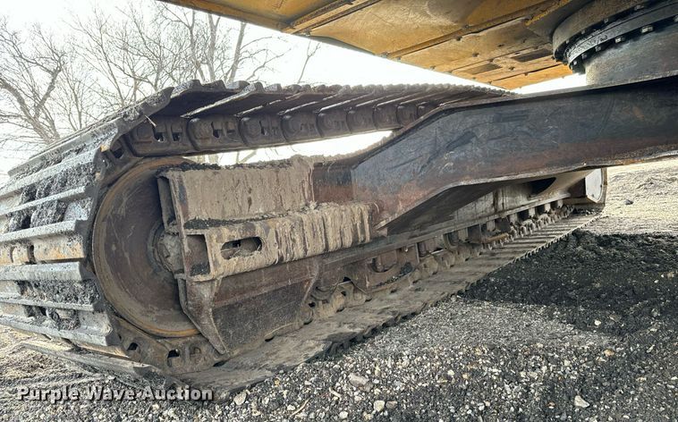 image for item NI9708 1998 John Deere 230LC  excavator