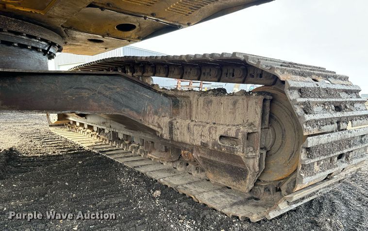 image for item NI9708 1998 John Deere 230LC  excavator