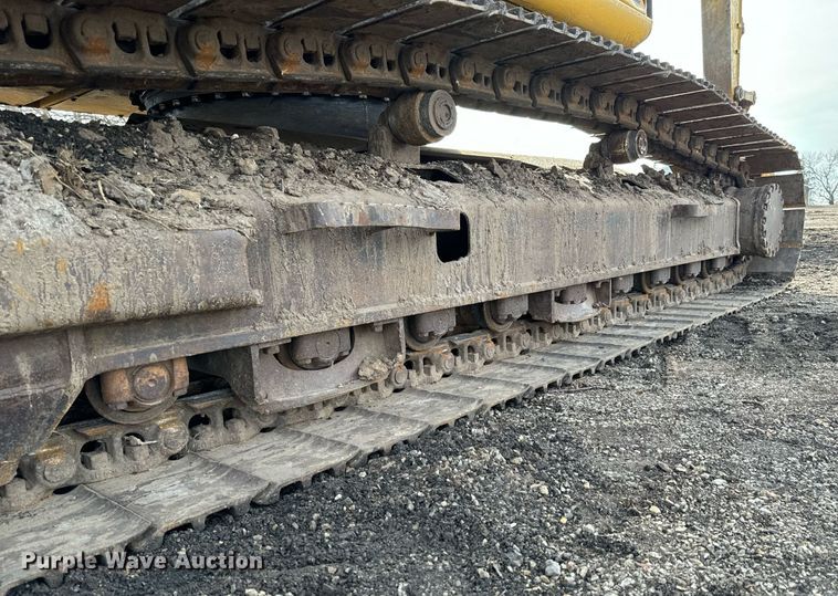 image for item NI9708 1998 John Deere 230LC  excavator