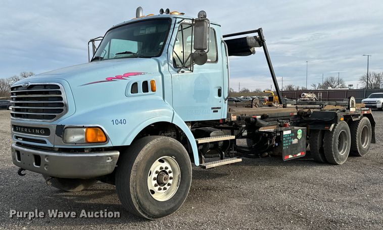 image for item NI9712 2007 Sterling L9500  roll-off container truck