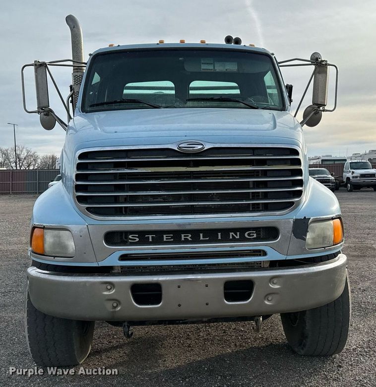 image for item NI9712 2007 Sterling L9500  roll-off container truck