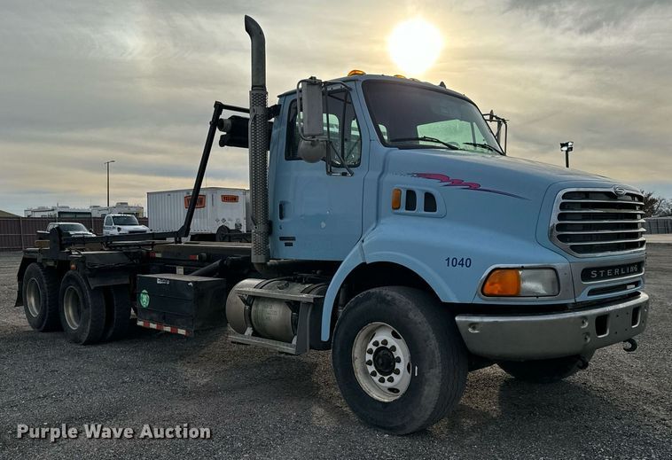 image for item NI9712 2007 Sterling L9500  roll-off container truck