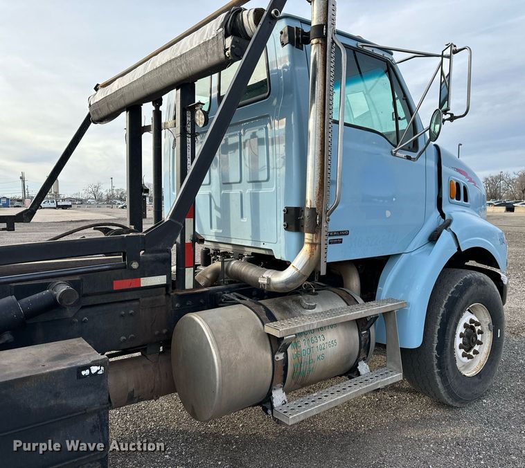 image for item NI9712 2007 Sterling L9500  roll-off container truck