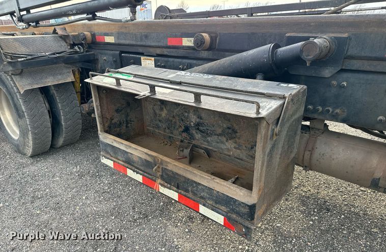 image for item NI9712 2007 Sterling L9500  roll-off container truck