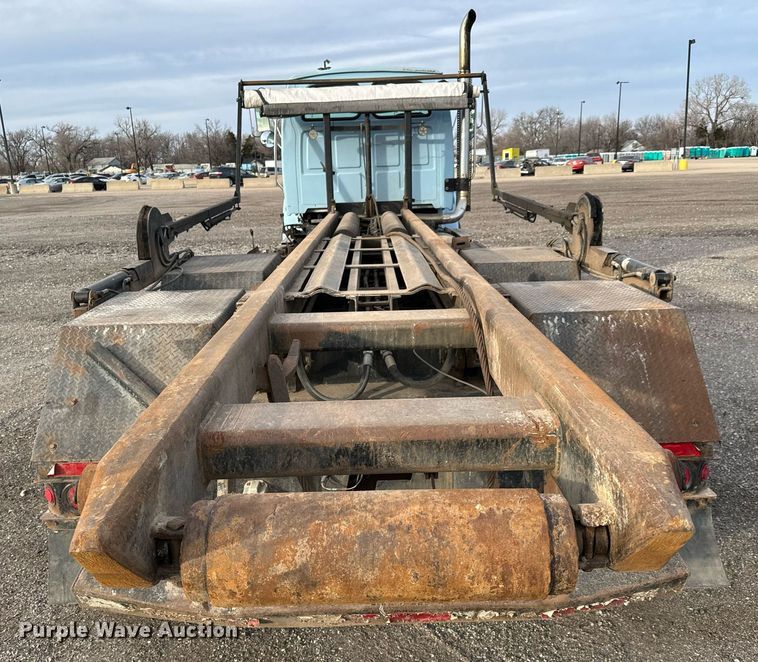 image for item NI9712 2007 Sterling L9500  roll-off container truck