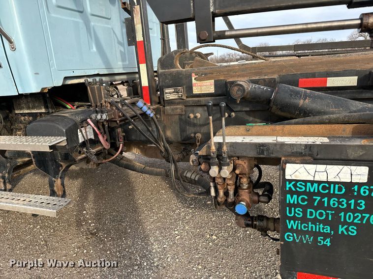 image for item NI9712 2007 Sterling L9500  roll-off container truck