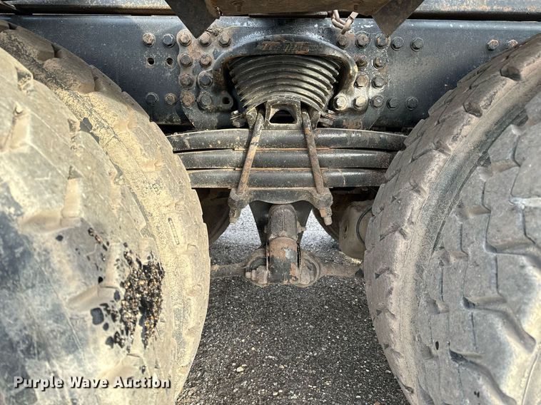 image for item NI9712 2007 Sterling L9500  roll-off container truck