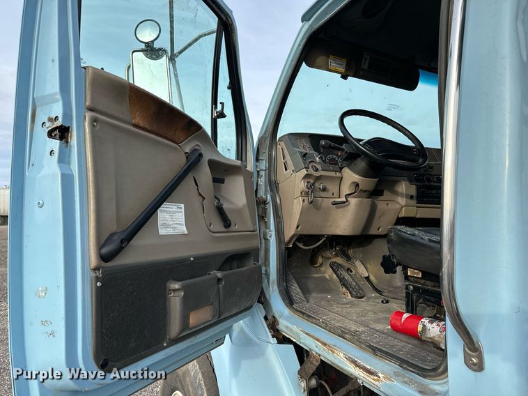 image for item NI9712 2007 Sterling L9500  roll-off container truck